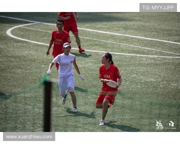 杭州飞盘队在全国飞盘配合排行榜中荣获第六名展现出强劲实力与团队合作精神